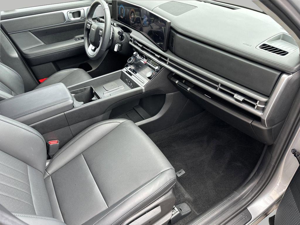 New 2026 Shimmering Silver Pearl Hyundai SEL FWD image 26