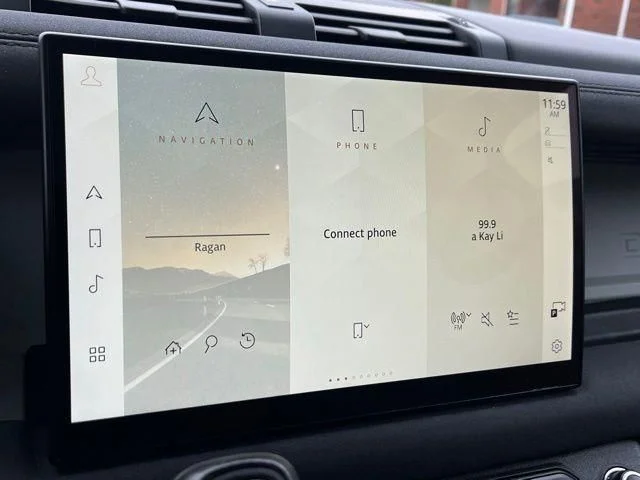 Used 2022 Gray Land Rover X-Dynamic SE image 35