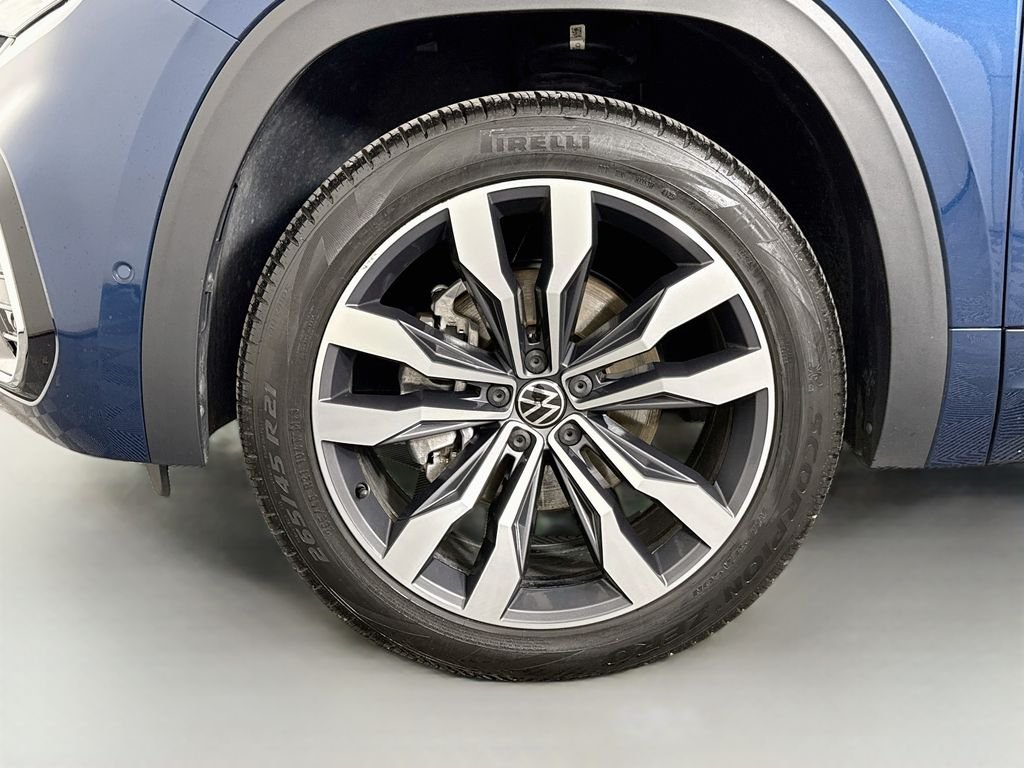 Used 2022  Volkswagen 3.6L V6 SEL Premium R-Line image 33