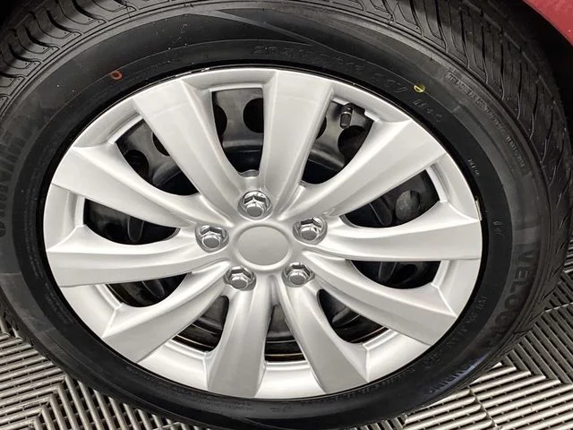 Used 2023 Red Subaru Base image 27
