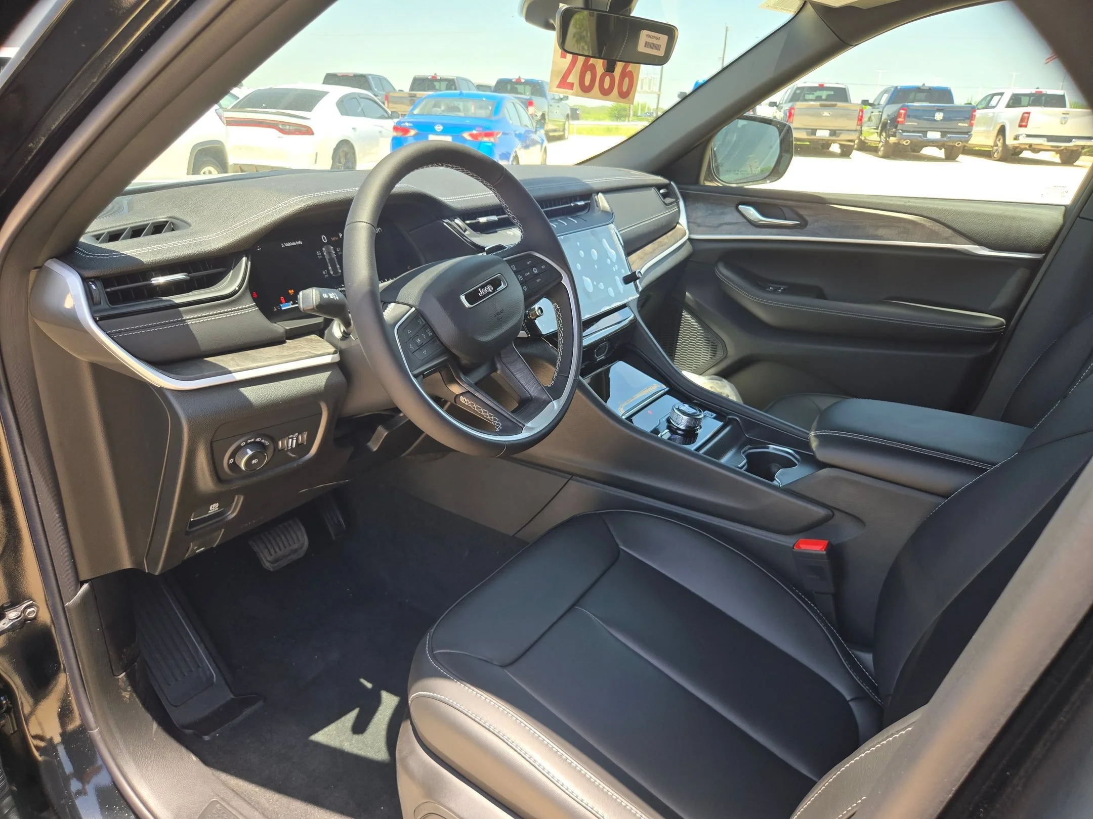 New 2026 Diamond Black Crystal Pearlcoat Jeep Limited image 11