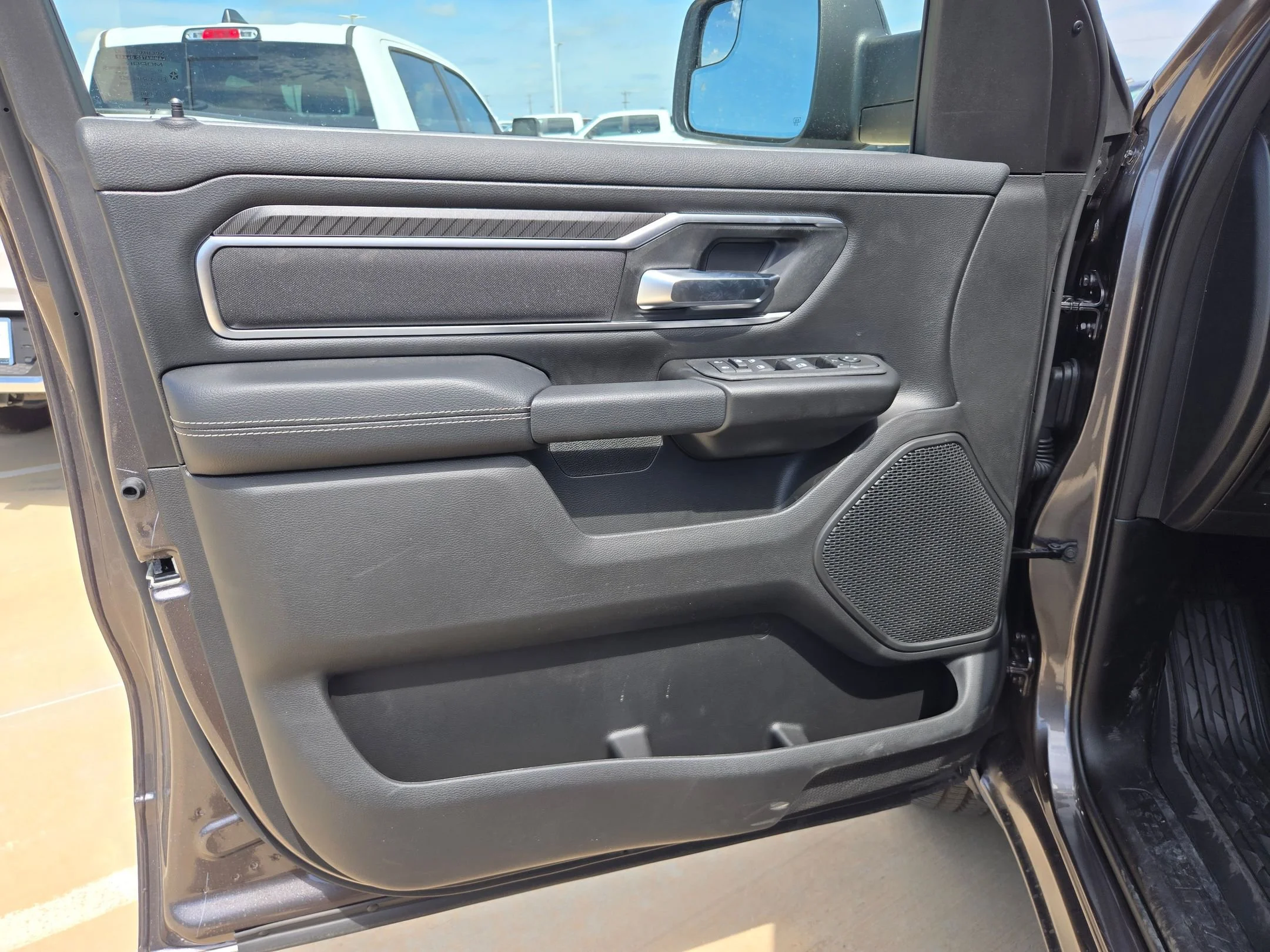 New 2026 Granite Crystal Metallic Clear-Coat Exterior Paint RAM Big Horn/Lone Star image 12