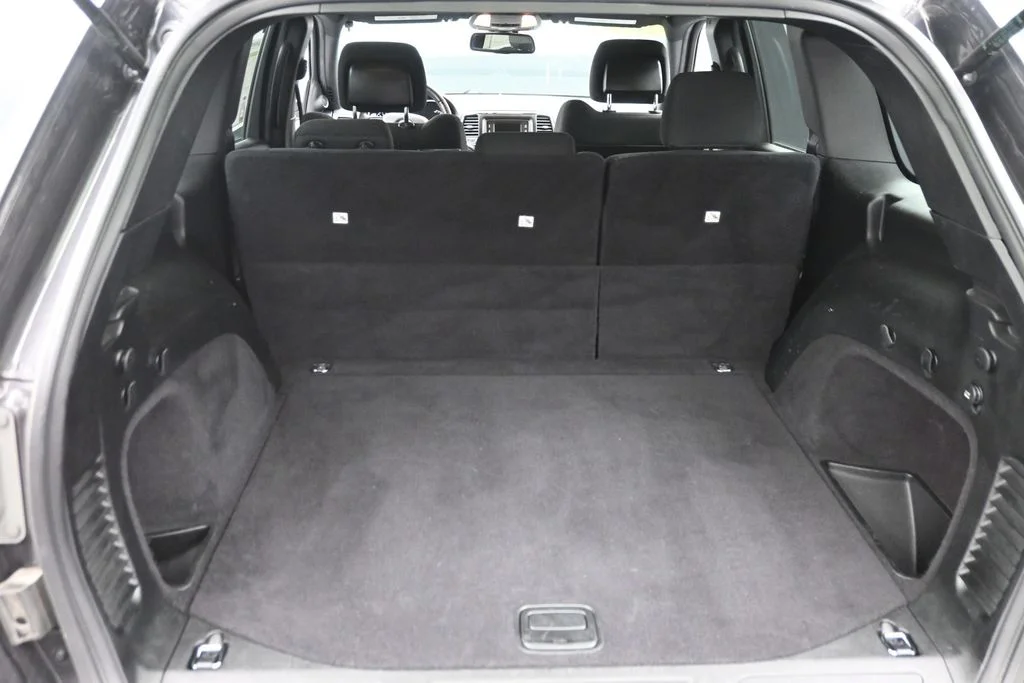 Used 2016 Gray Jeep Laredo image 11