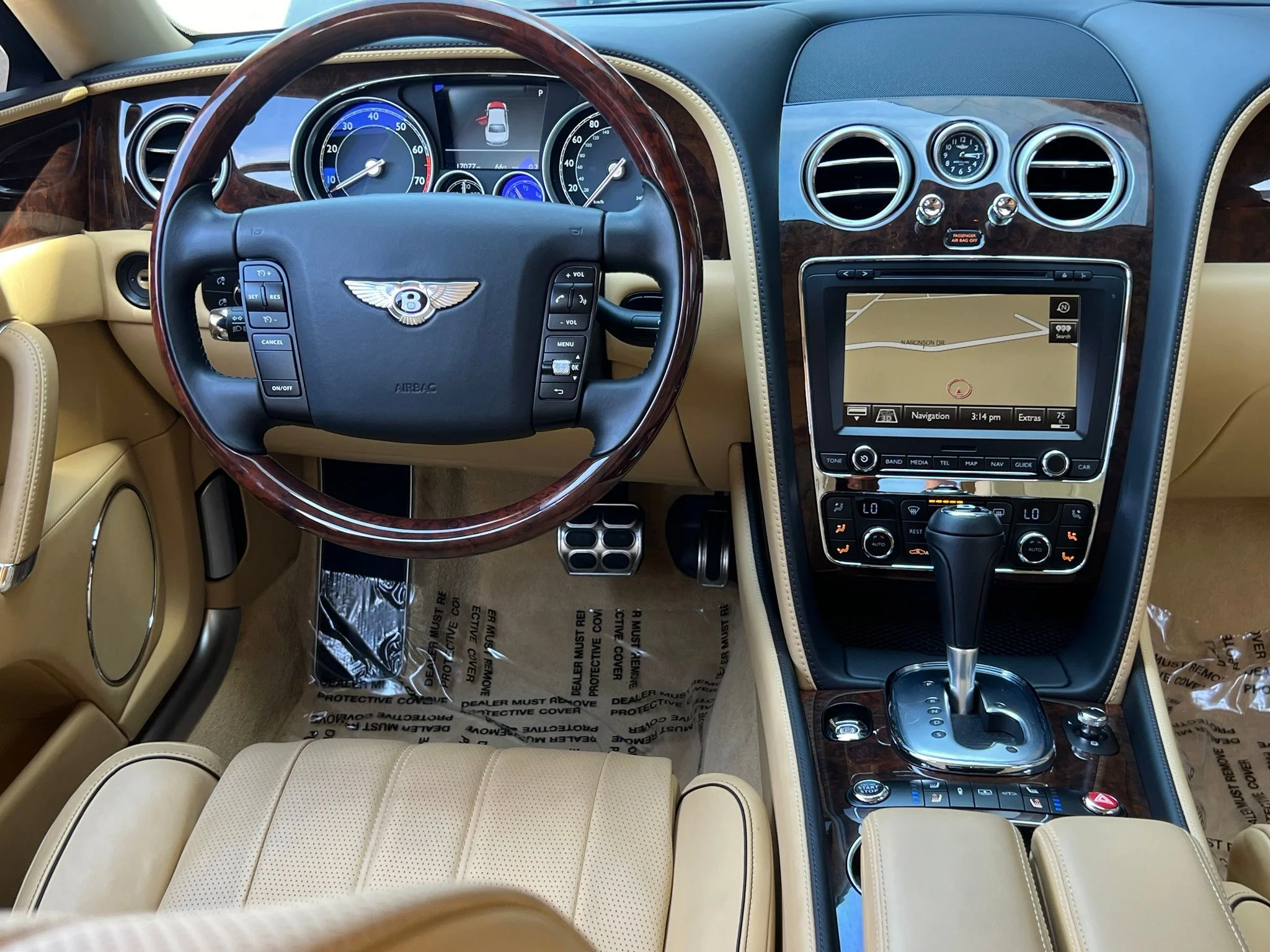 Used 2014 Black Bentley Base image 14