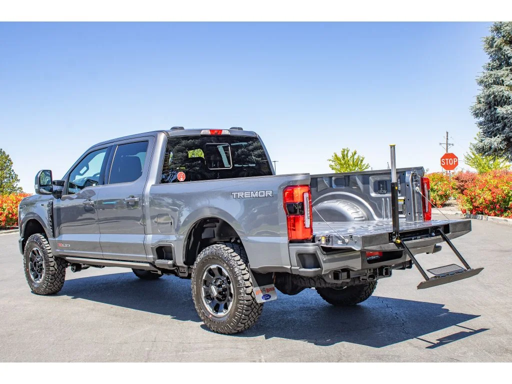 New 2026 Carbonized Gray Metallic Ford Platinum image 14