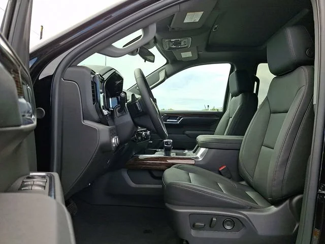 New 2026 Onyx Black GMC Elevation image 11