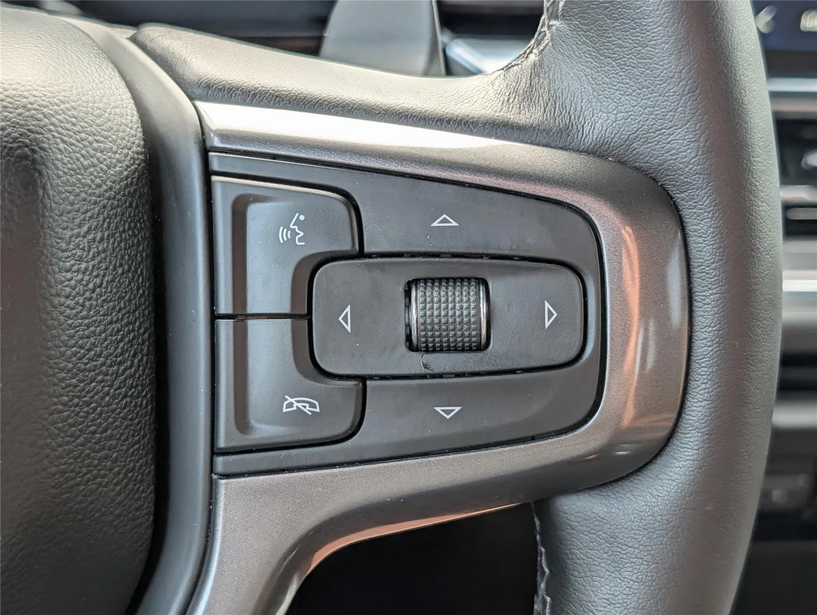Used 2025 Sterling Gray Metallic Chevrolet High Country image 27