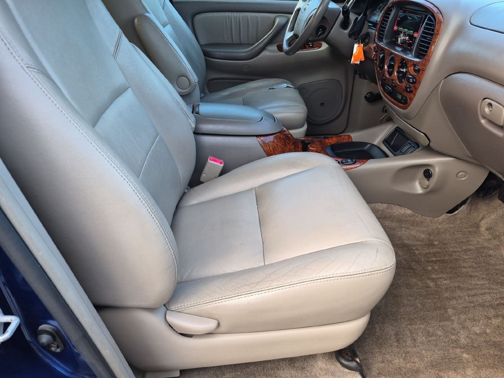 Used 2006  Toyota Limited image 24