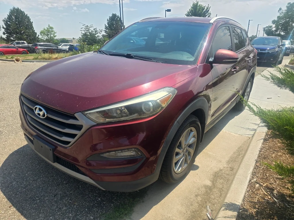 Used 2016 Ruby Wine Hyundai Eco image 10
