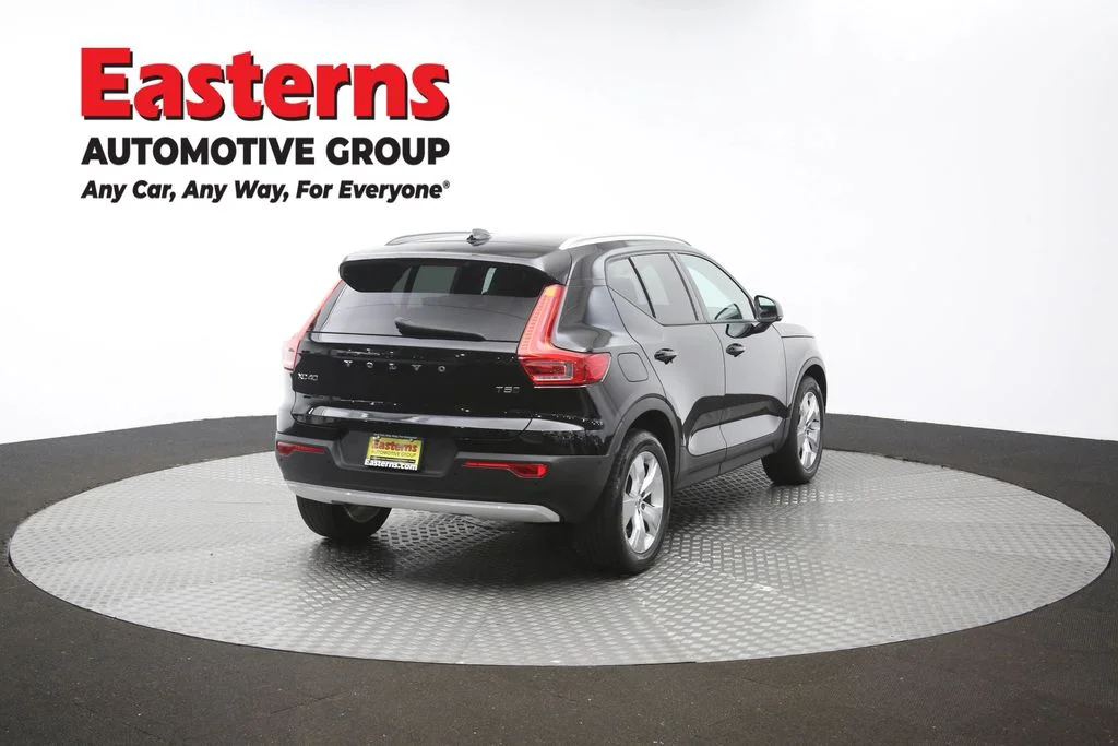 Used 2019 Black Volvo Momentum image 38