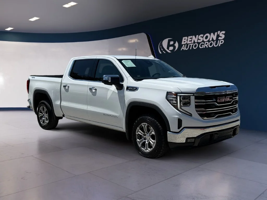 Used 2025 White GMC SLT image 7