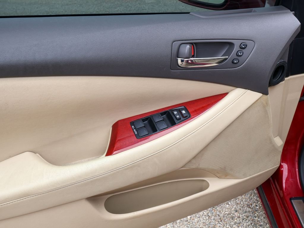 Used 2009 Red Lexus 350 image 14