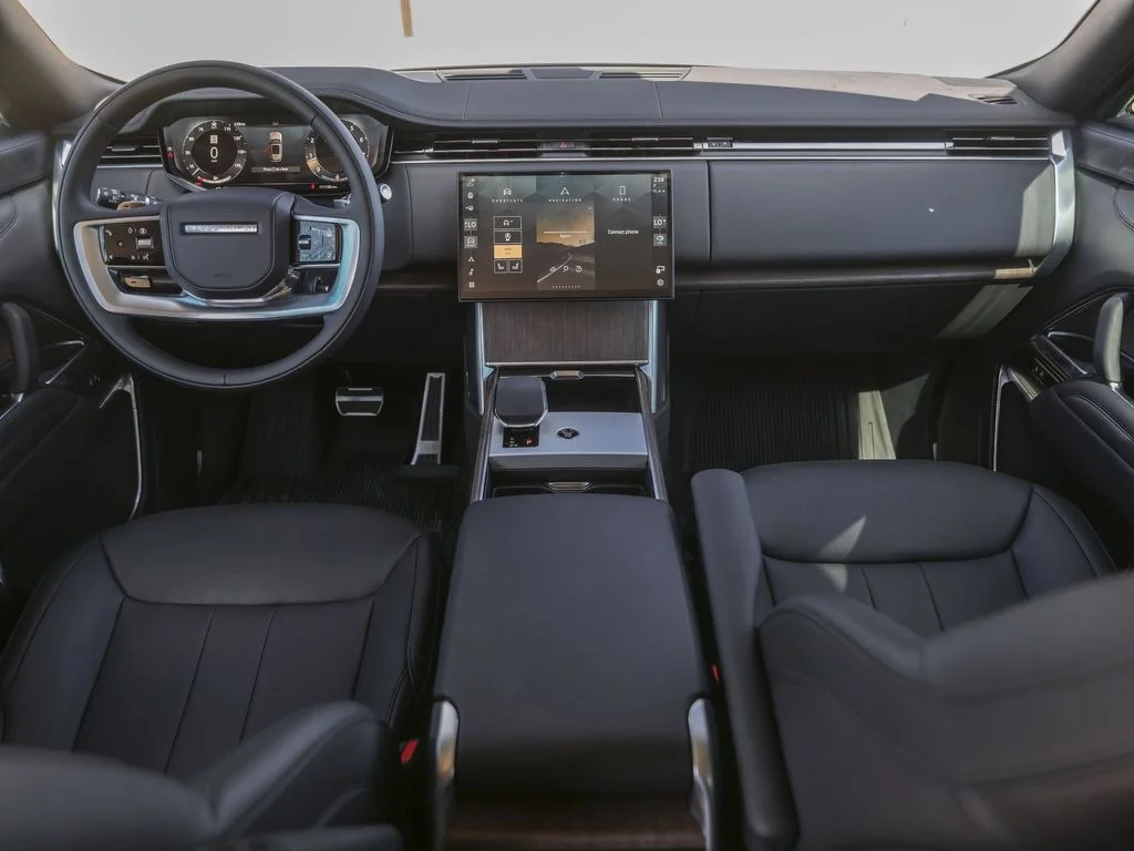 New 2025 White Land Rover SE image 28