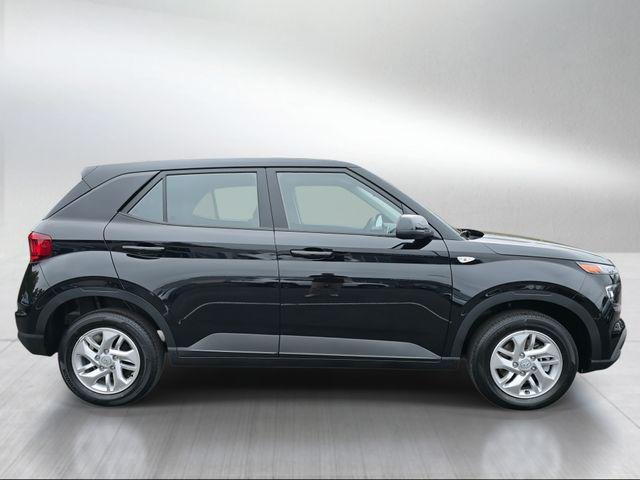 New 2026 Onyx Black Hyundai SE image 2