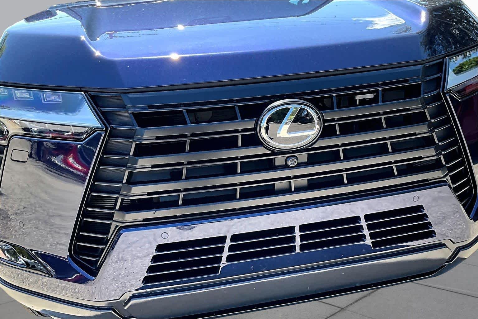 Used 2025 Nightfall Mica Lexus Premium+ image 30