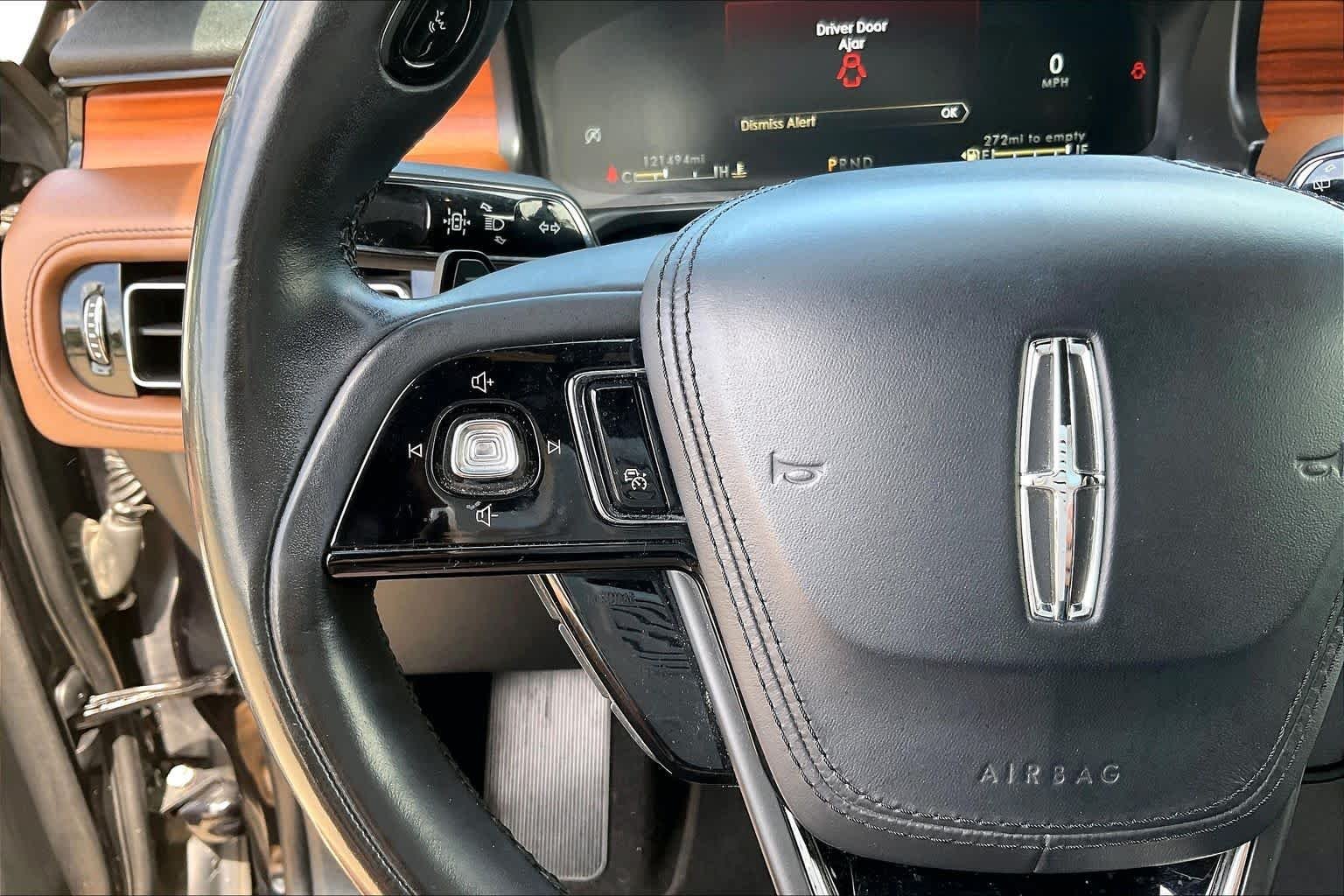 Used 2020 Infinite Black Lincoln Reserve image 23