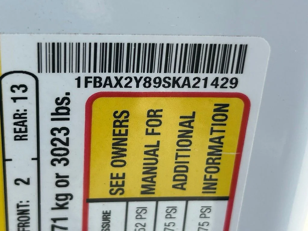 Certified Used 2025 Oxford White Ford XLT image 41