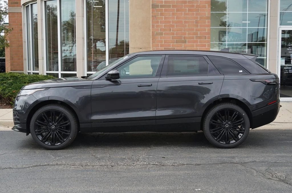 New 2026 Carpathian Grey Land Rover Belgravia Edition image 2