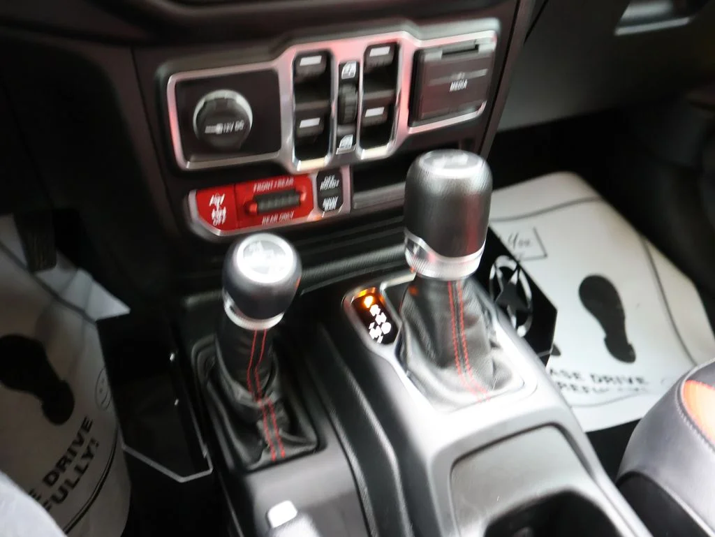Used 2022 Yellow Jeep Unlimited Rubicon image 39
