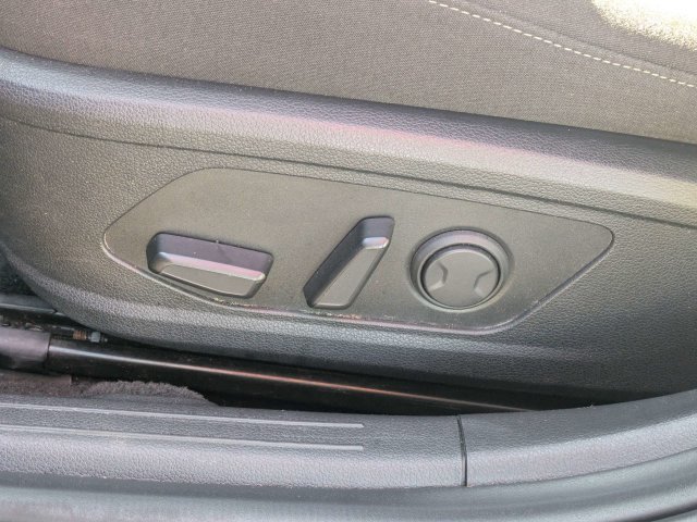 Used 2025 Blue Hyundai SEL image 19