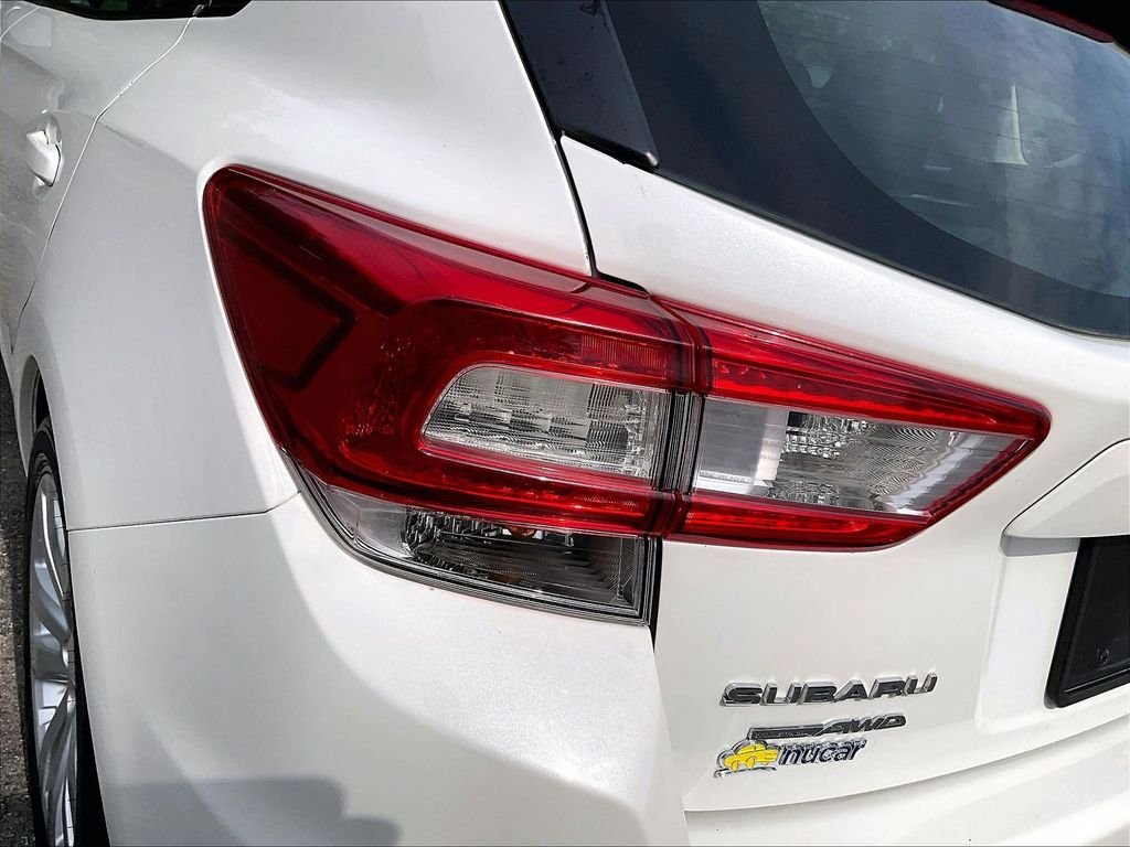 Used 2019 White Subaru 2.0i image 30