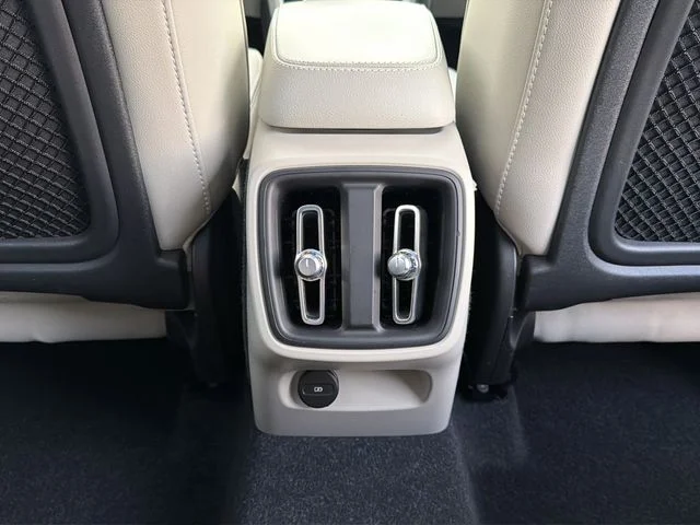 Certified Used 2023  Volvo Ultimate image 25