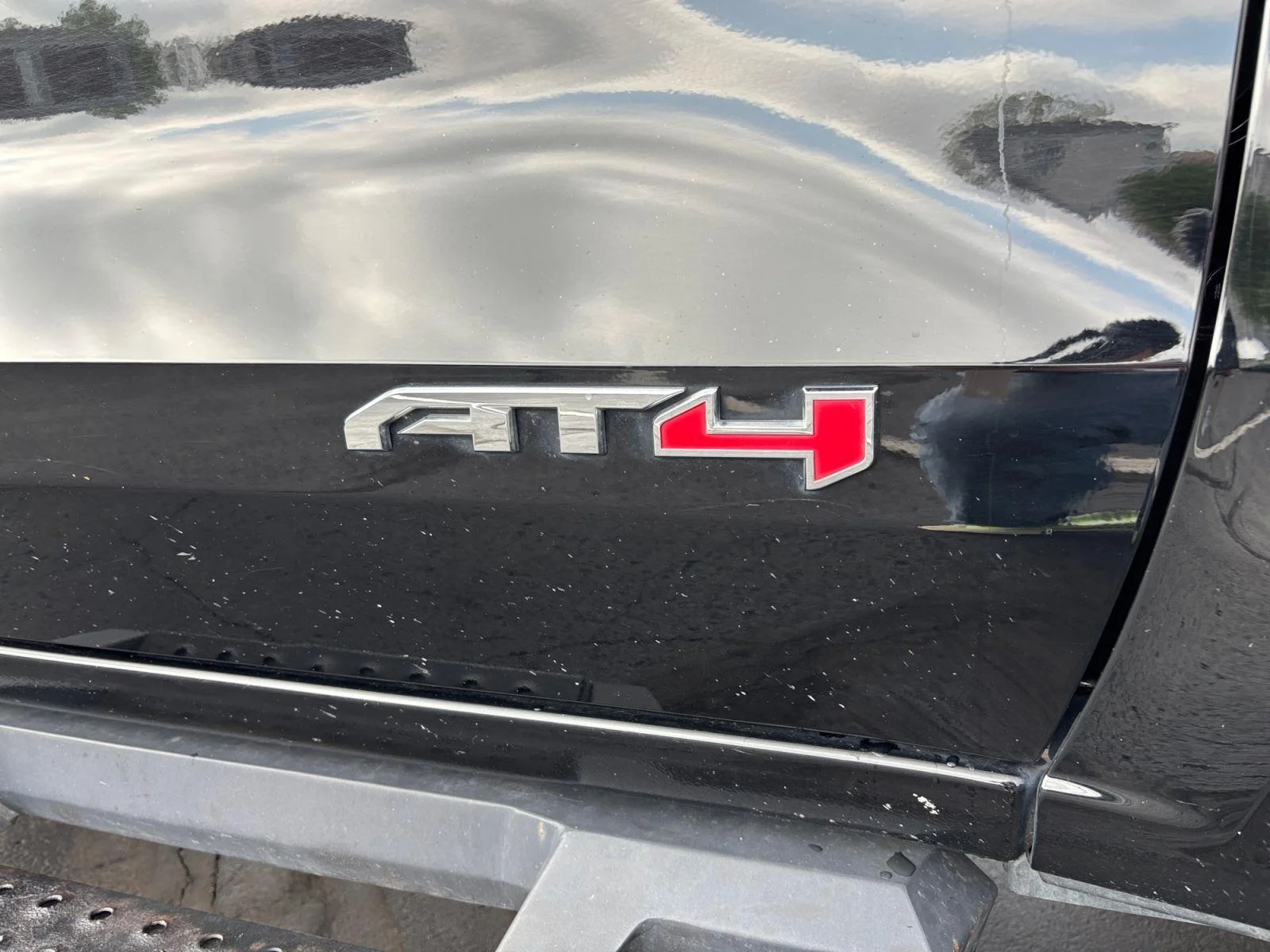 Used 2023 Onyx Black GMC 4WD AT4 image 40