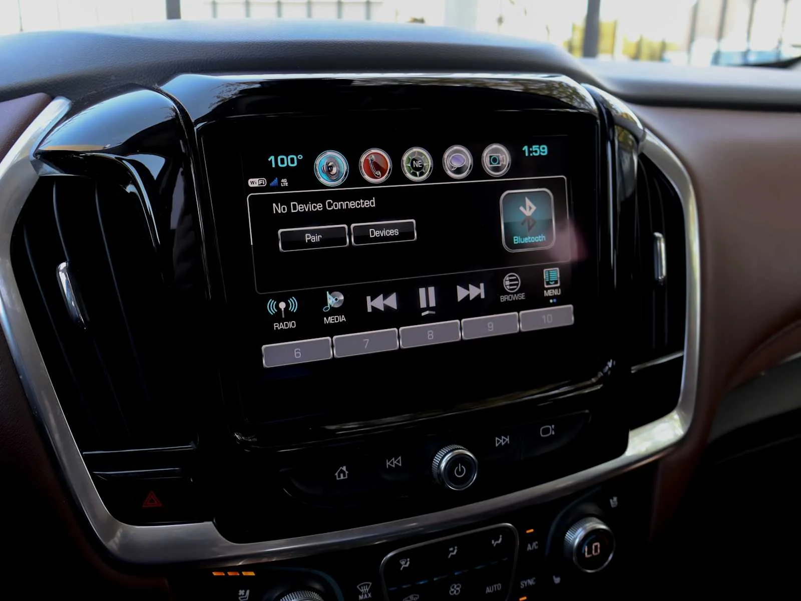 Used 2019 Summit White Chevrolet High Country image 18