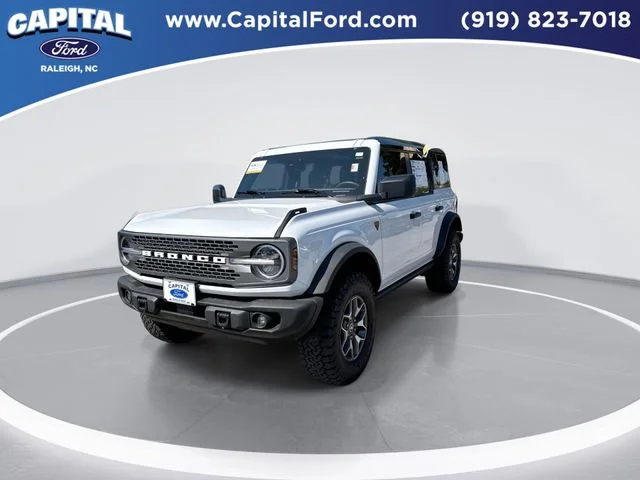 Used 2025 White Ford Badlands image 4