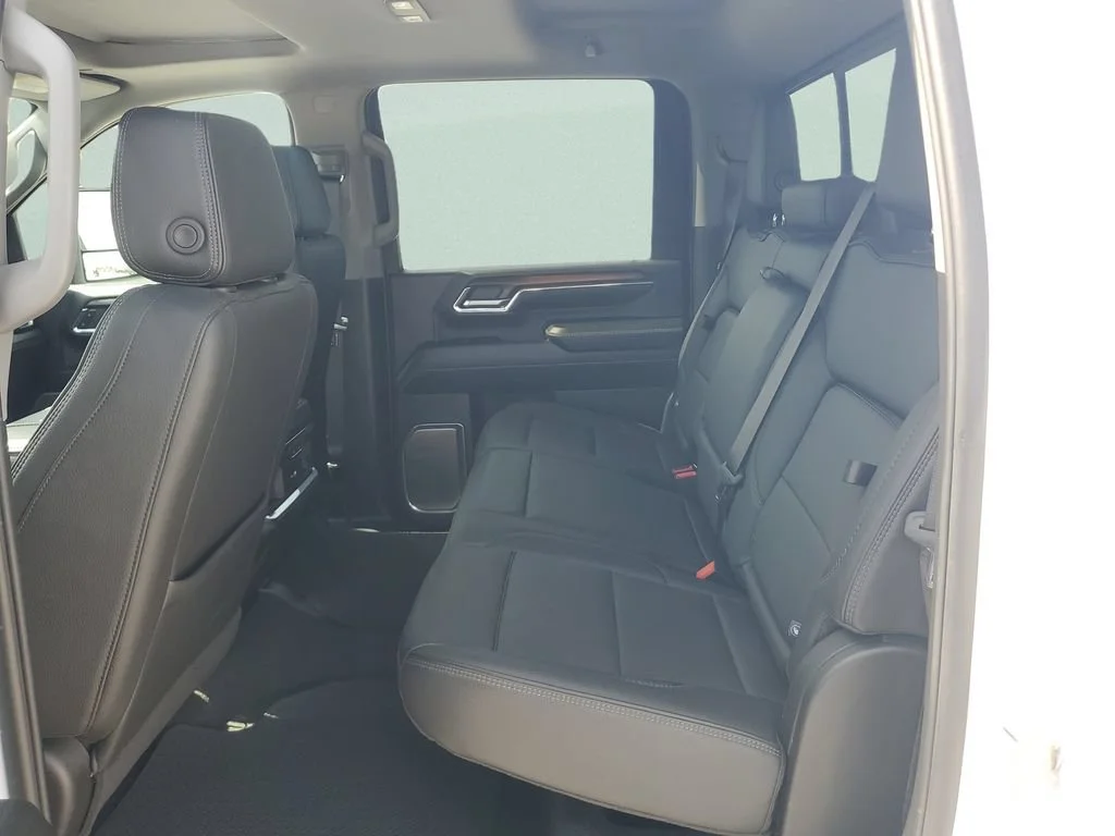 Used 2024 White Frost Tricoat GMC Denali image 10