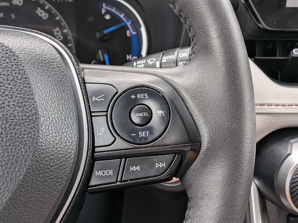 Used 2023 Beige Toyota XLE Premium image 23