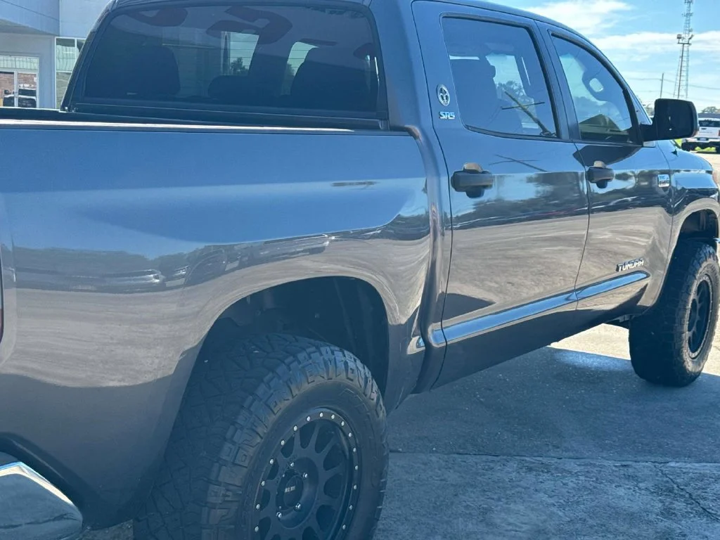 Used 2015 Gray Toyota SR5 image 17