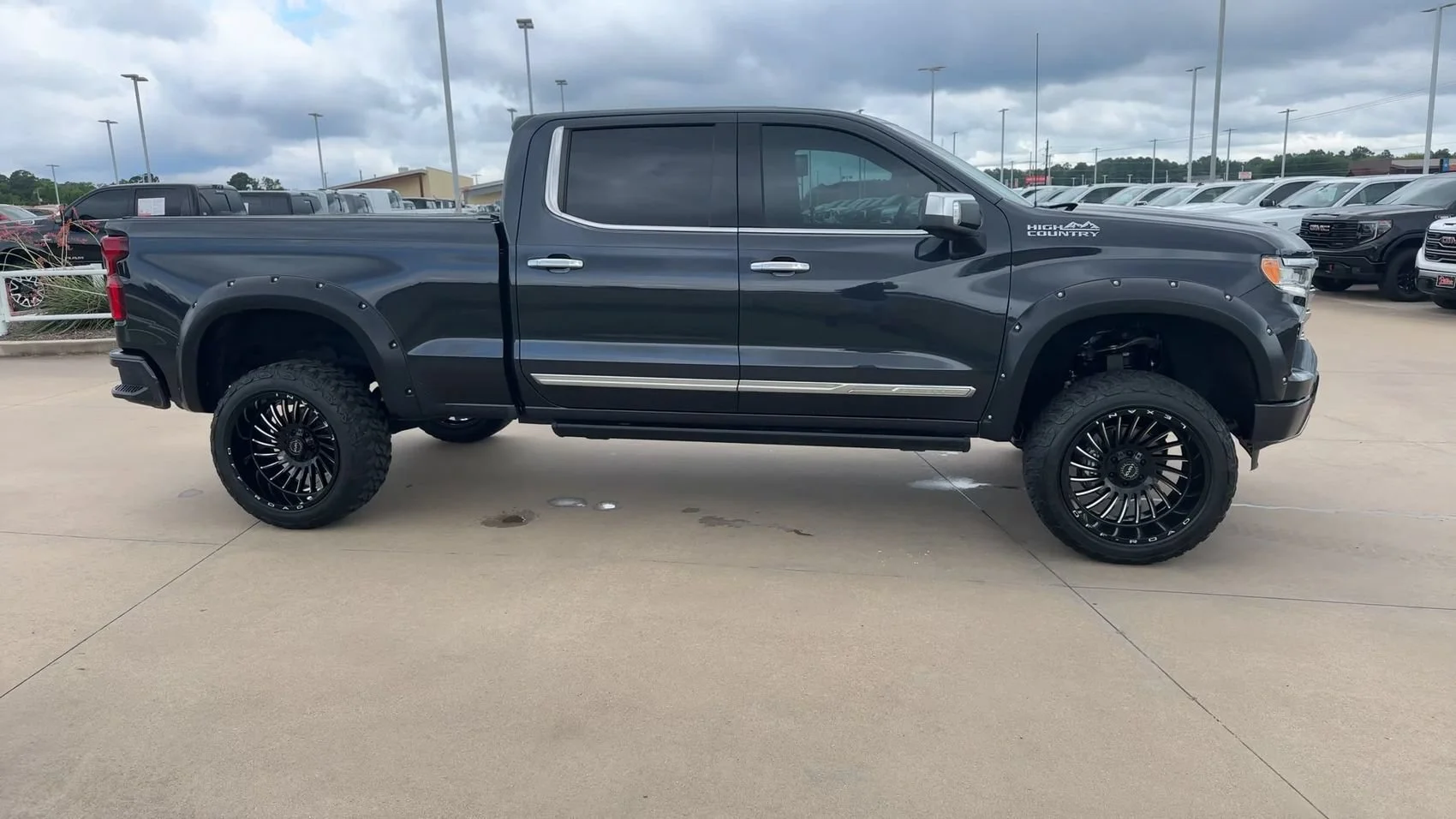 Used 2023 Dark Ash Metallic Chevrolet High Country image 2