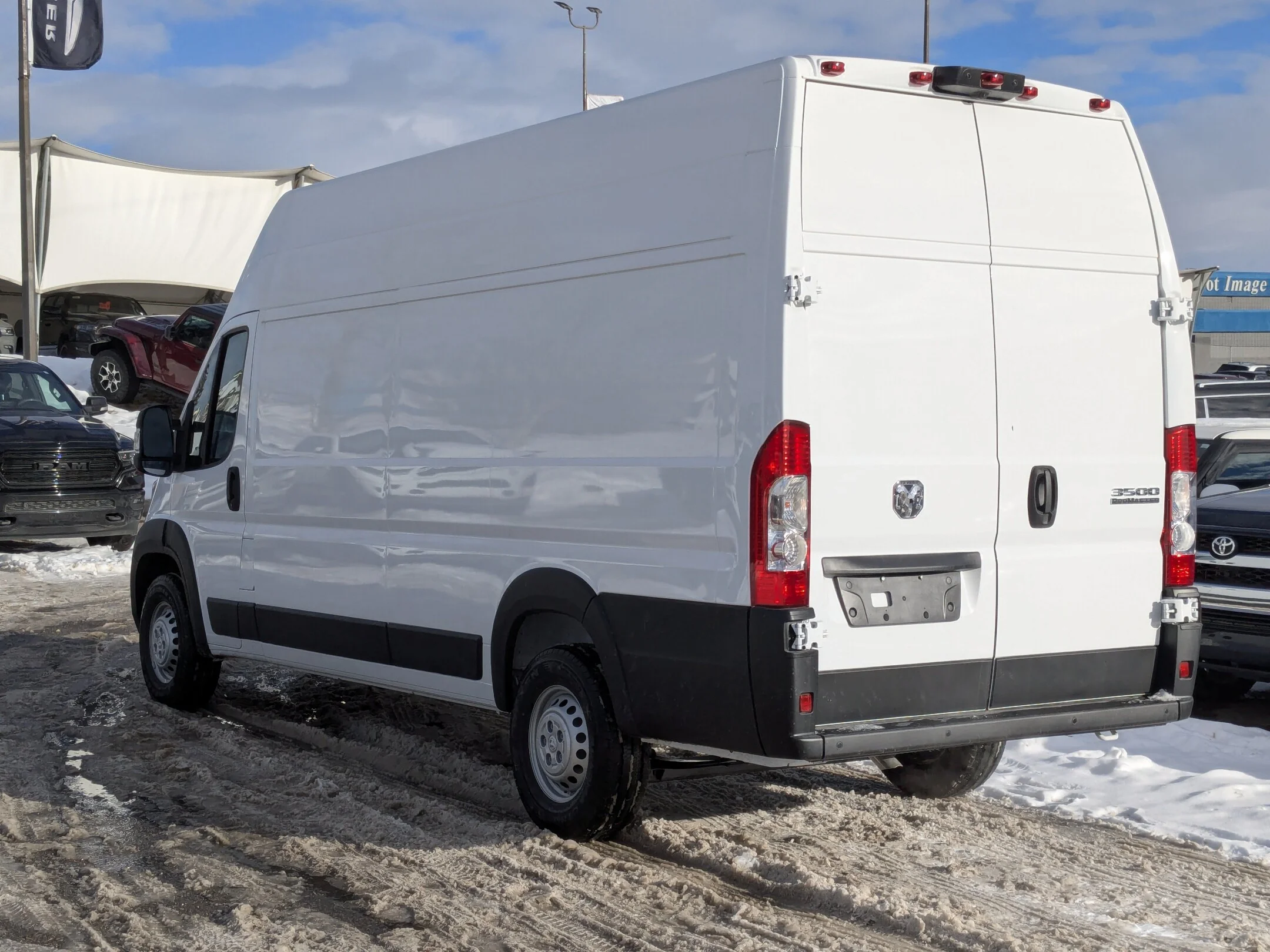 New 2026 White RAM Tradesman - - FWD - Super High Roof - Cargo Partition - Adaptive Cruise - Remote Start & More! image 6