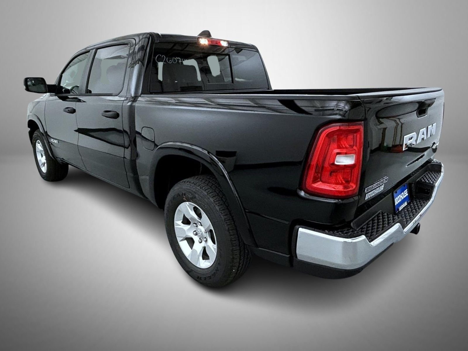 New 2026 Diamond Black Crystal Pearl-Coat Exterior Paint RAM Big Horn/Lone Star image 7