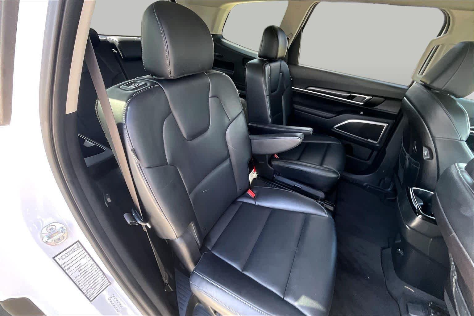 Certified Used 2025 Glacial White Pearl Kia S image 18