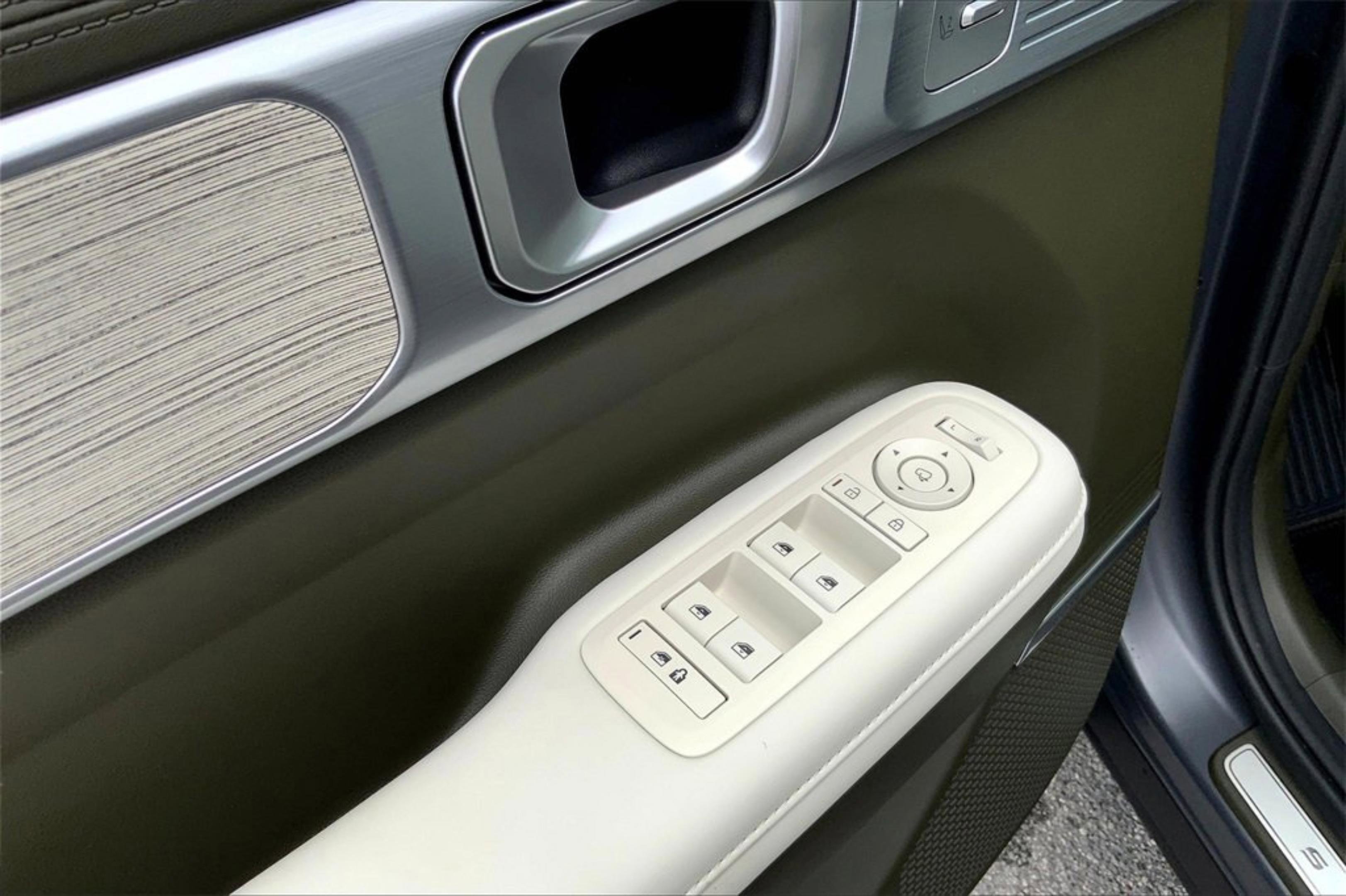 2025 Hyundai Santa Fe Calligraphy - Photo 17