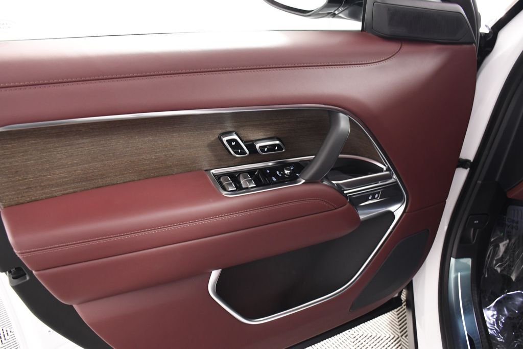 2026 Land Rover Range Rover SE - Photo 14