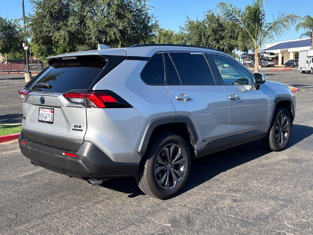 2022 Toyota RAV4 XLE Premium - Photo 5