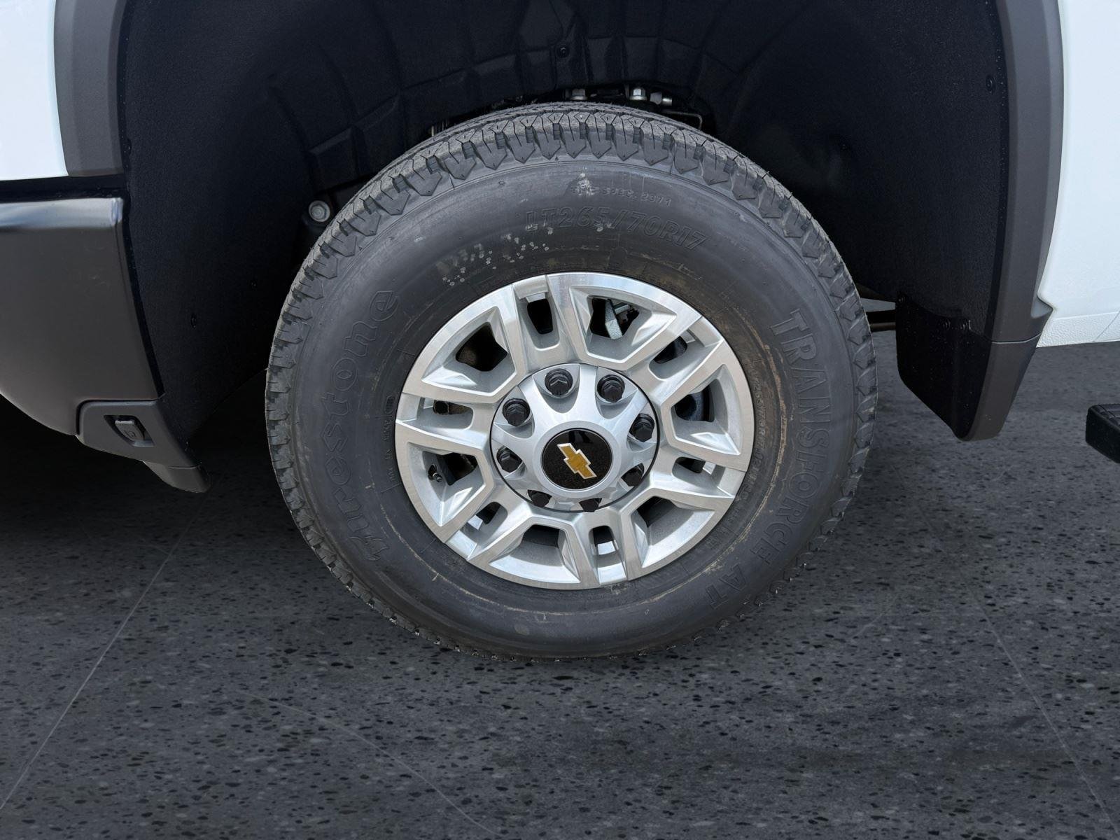 New 2026 Summit White Chevrolet WT image 9