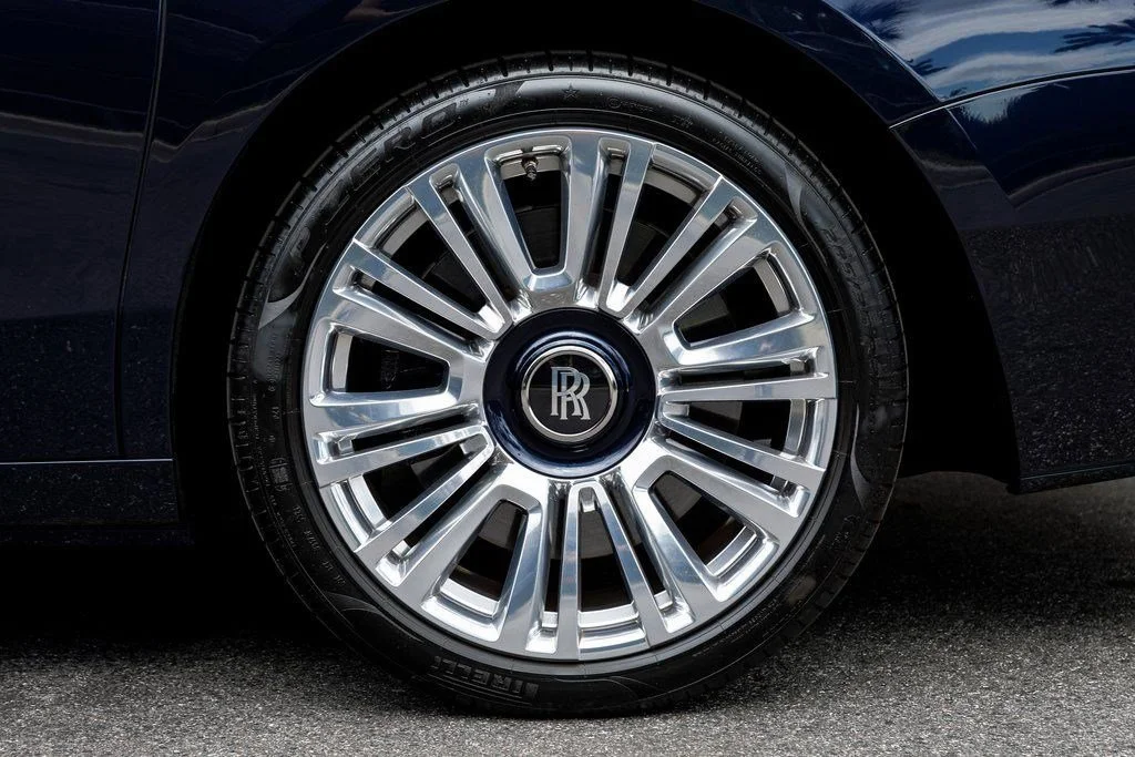 Used 2021 Midnight Sapphire Rolls-Royce  image 14