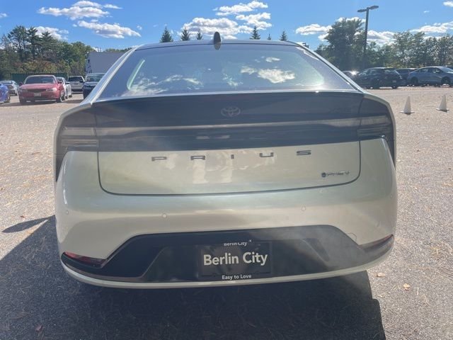 2026 Toyota Prius Plug-in Hybrid XSE - Photo 6