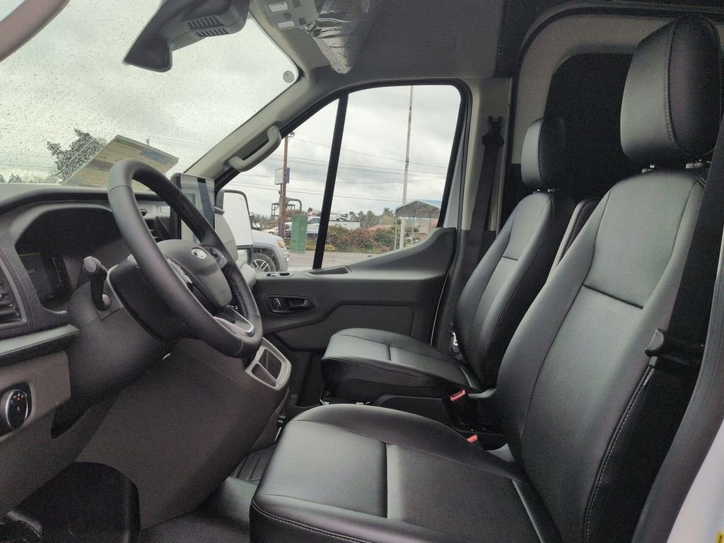New 2026 Oxford White Ford Cargo Van image 43
