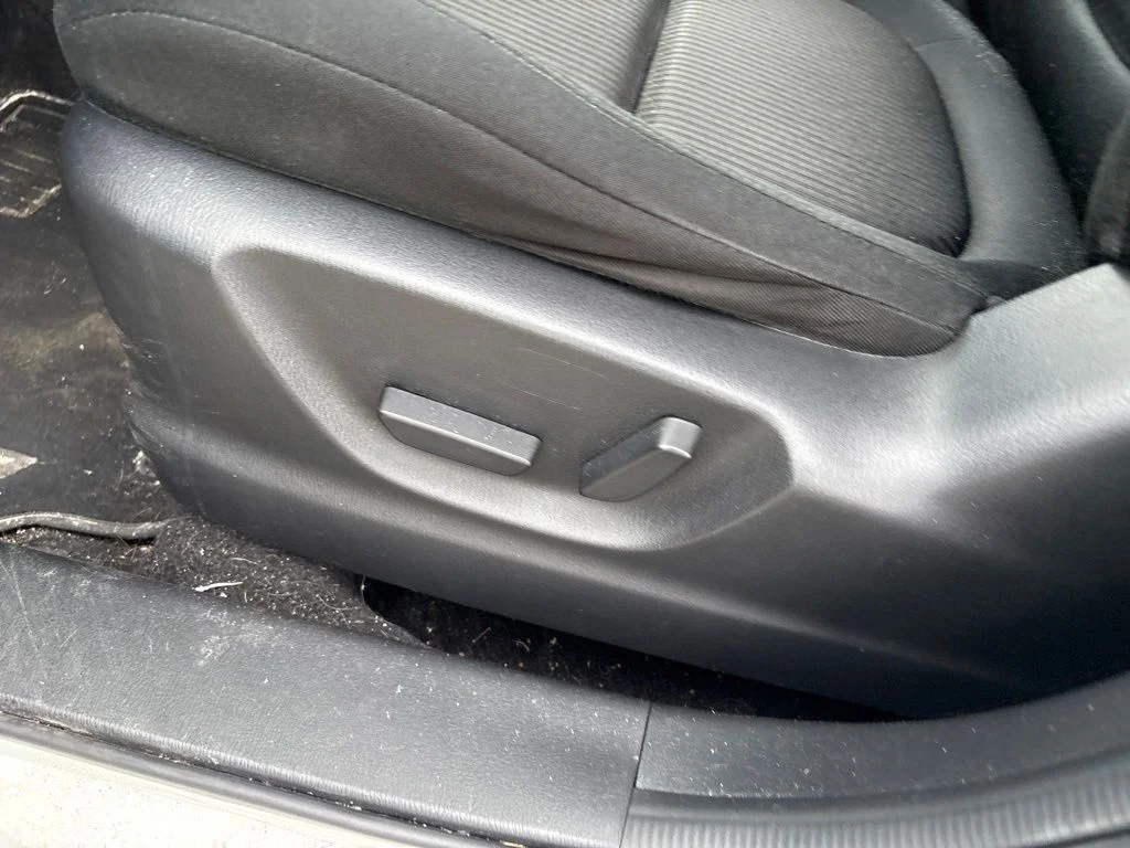 Used 2015 White Mazda Touring image 15