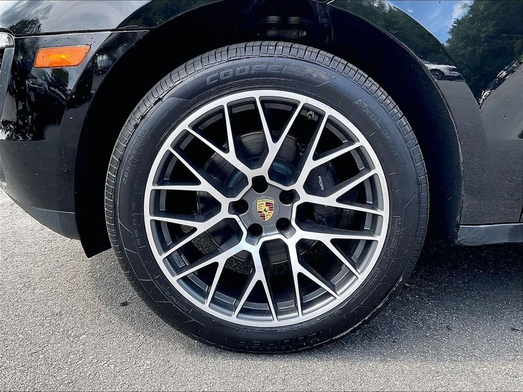 Used 2018 Black Porsche Base image 22