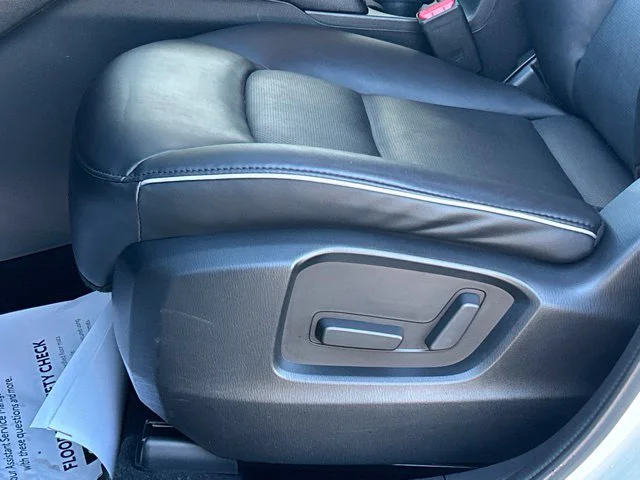 Used 2025 White Mazda 2.5 S Select Package image 21