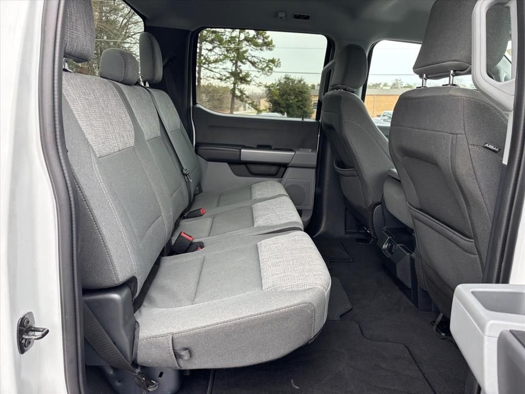 Used 2025 Oxford White Ford XLT image 12