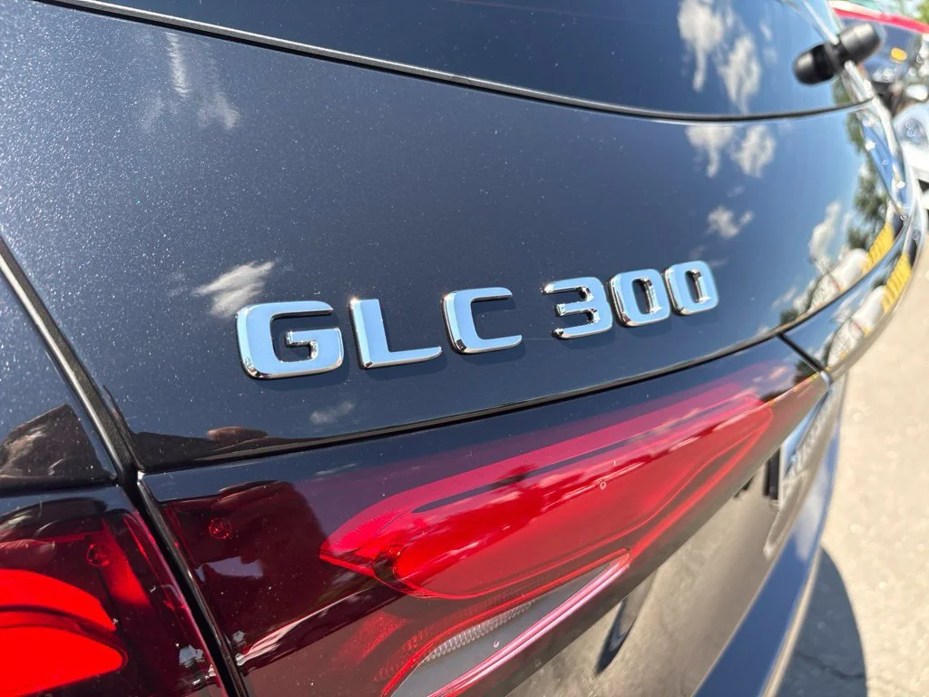 New 2027 Obsidian Black Metallic Mercedes-Benz GLC 300 image 12