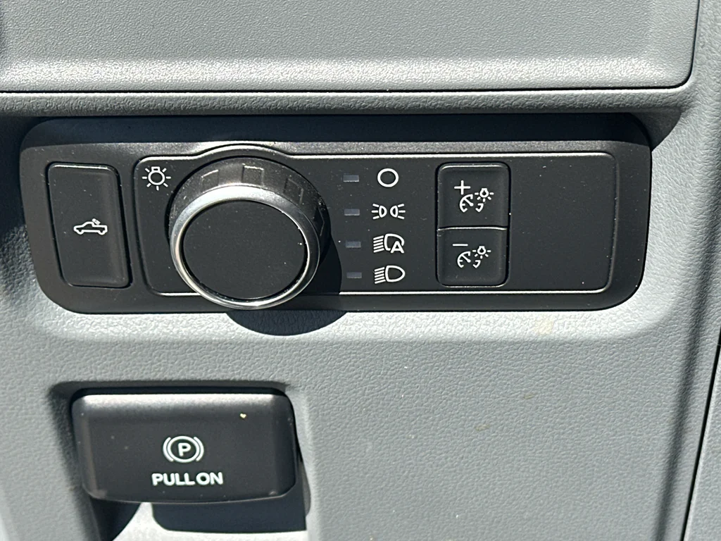 Used 2022 Oxford White Ford XL image 25