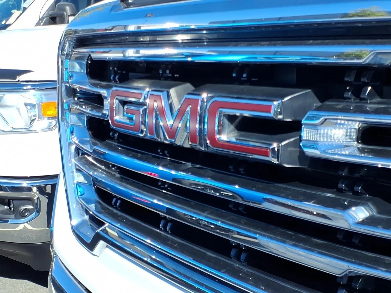 Used 2020 Summit White GMC SLT image 4